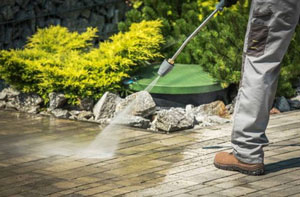 Local Driveway and Patio Cleaning Services Driveway and Patio Cleaning Manchester (M1)